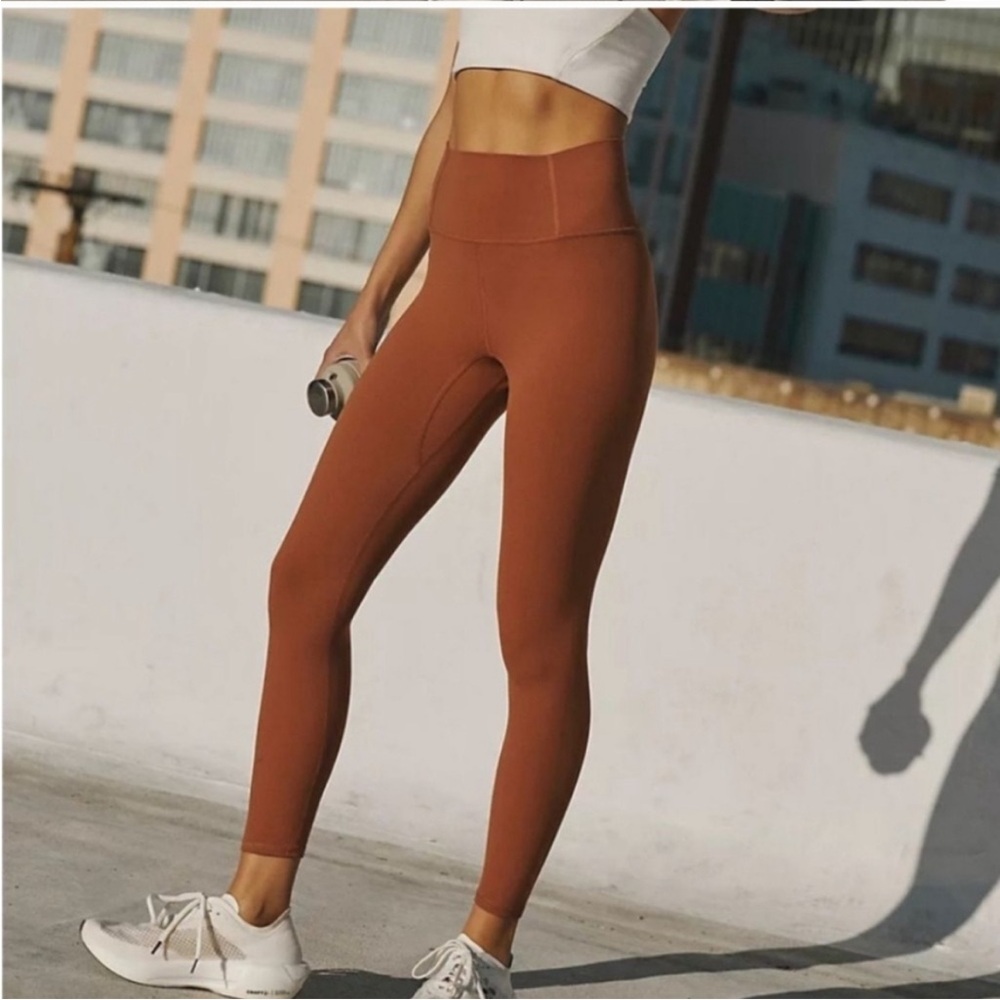 $98 NWOT FREE PEOPLE MOVEMENT NEVER BETTER 7/8 LEGGINGS SEQUIA - Picture 2 of 5